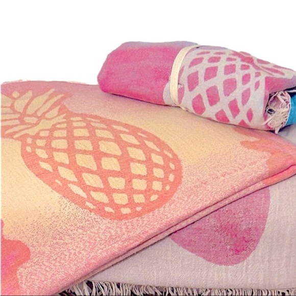 Urban Outfitters Other - Pineapple Blanket Towel Reversible Versatile Soft Jacquard Weave Travel Towel